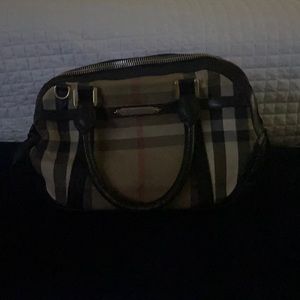 Burberry purse